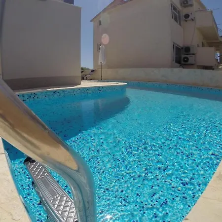 Marinela - With Pool 아파트 *